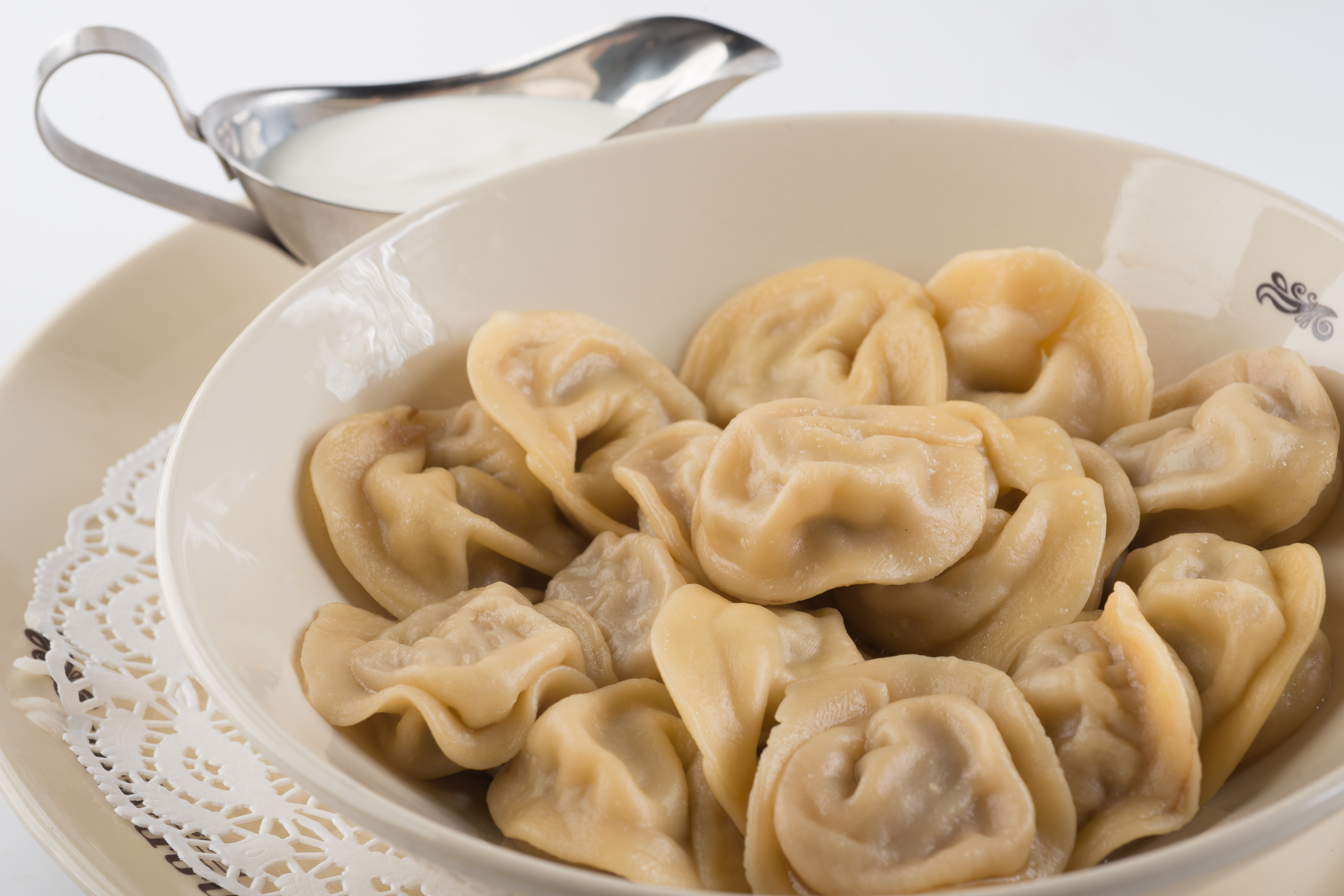 Сибирские пельмени со сметаной/Siberian pelmeni (dumplings) with sour cream