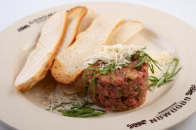 Тар-тар из говяжьей вырезки/Beef tartar